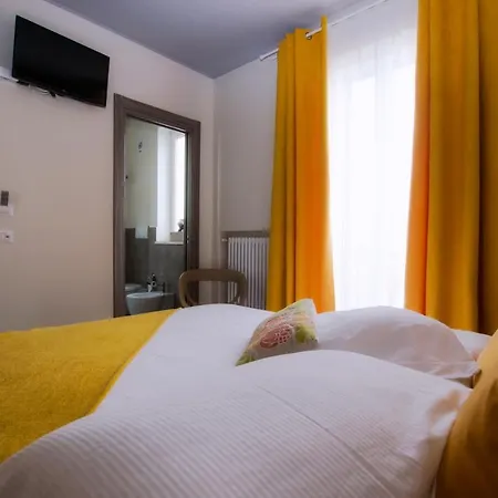 Casa Borgo Regina - Bari Puglia فندق مبيت وإفطار توري آه ماري