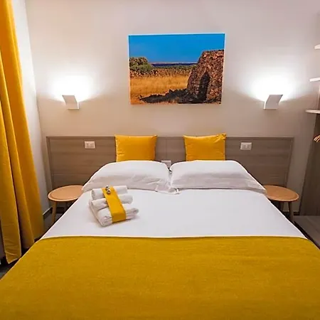 Casa Borgo Regina - Bari Puglia Bed & Breakfast 4*